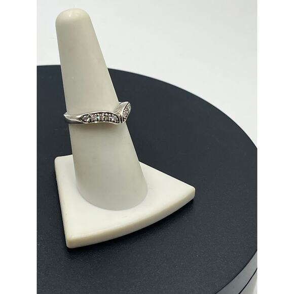 CA DQ CZ 925 Sterling Silver Diamonique Cubic Zirconia Band V Ring Sz 7.5 - Picture 4 of 10